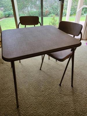 VINTAGE CARD TABLE WITH FOUR FOLDING CHAIRS