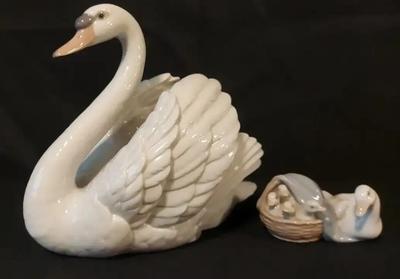 "SWAN WITH WINGS SPREAD" & "DUCKLING" LLADRO