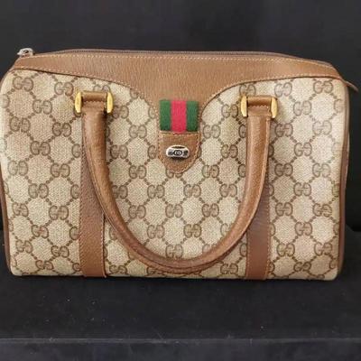 Gucci purse authentic)