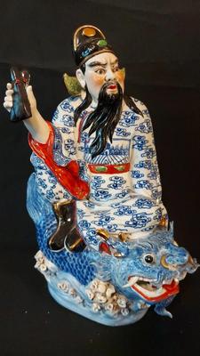 COLORFUL CHINESE PORCELAIN FIGURINE