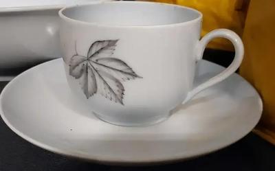 B&G KJØBENHAVN "FALLEN LEAVES" PLATES, SAUCERS, AND TEA CUPS - LOT OF 30