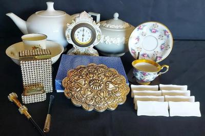 OLD HOLLYWOOD STYLE CIGARETTE CASE, LIGHTER AND MORE