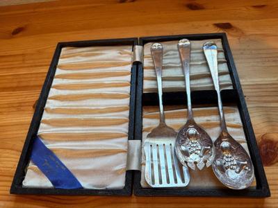 Antique Sheffield EPNS Serving Utensil Set In Case 