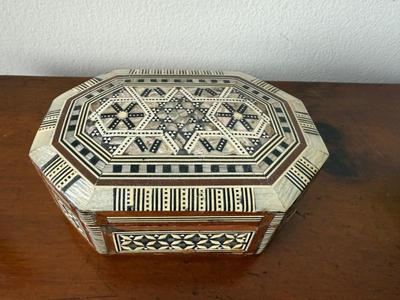 Mother Of Pearl & Ebony Inlay Box 