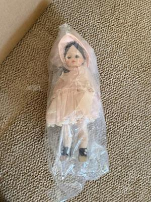 Sale Photo Thumbnail #129: Madame Alexander