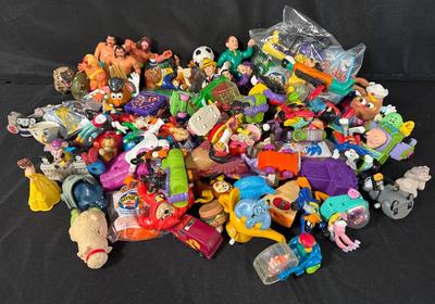 RA531 - Vintage and Modern Fast Food Kids Meal Toys – Mixed Characters and Figurines – Group #1 - 92