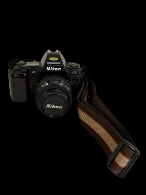 DM105 - Nikon N8008 AF