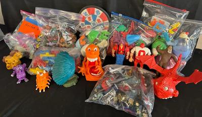 RA532 - Vintage/Modern Fast Food Kids Meal Toys: Mixed Characters and Figurines. Group #2 - 100