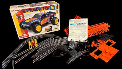 RA101 Sandmaster ST Model Kit & Tyco 7474 Super Turbo Train Set - Used