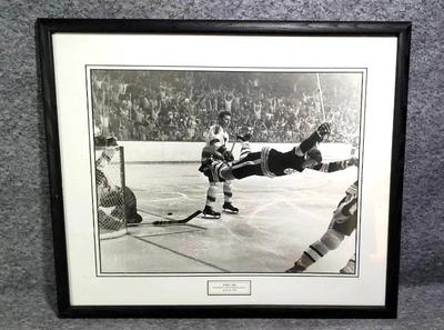 Framed bobby orr photo of stanley cup winning goal 1970