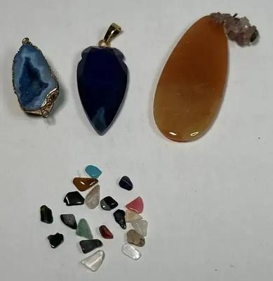 Gemstone Pendants & Loose Chips