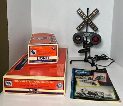 American RR Crossing Light & Model RR Collectibles