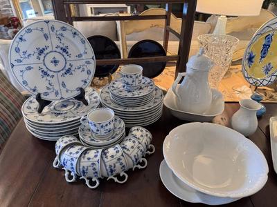 Sale Photo Thumbnail #38: Villeroy & Boch - Amalienburg 38 pc set