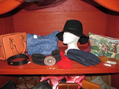 Sale Photo Thumbnail #51: Louis Vuitton, Fossil, Maria’s Italy, Coach, Zora, Nanette Lepore, Tory Burch