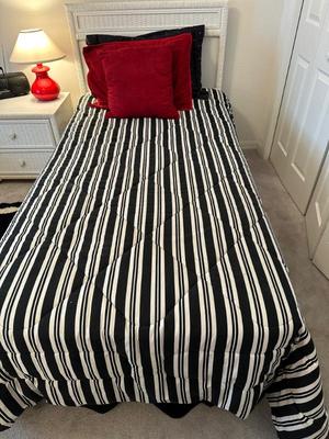 Sale Photo Thumbnail #114