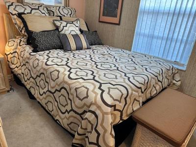 Sale Photo Thumbnail #76