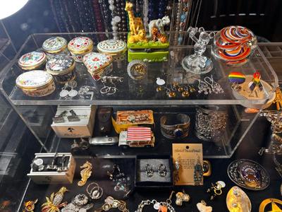 Sale Photo Thumbnail #88