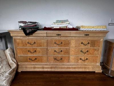 Sale Photo Thumbnail #685