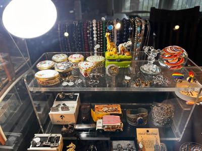 Sale Photo Thumbnail #91