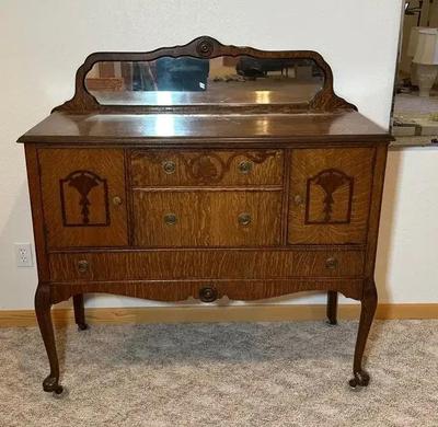 American Victorian Oak Sideboard With Gallery Mirror