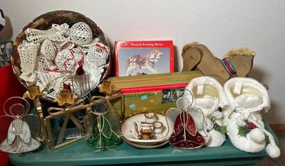 Christmas Decor Vintage Style