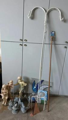 Garden Statues & Lawn Art 