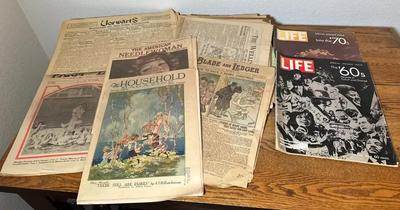 1920s Newspapers & Vintage Life