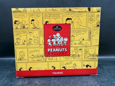 Hallmark Peanuts Gallery “The Great Pumpkin” Lighted Figurine