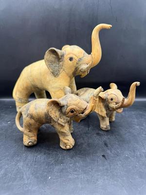 Crushed Oyster Shell Elephant Family