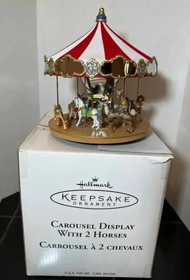 Hallmark Keepsake Ornament Carousel Display 