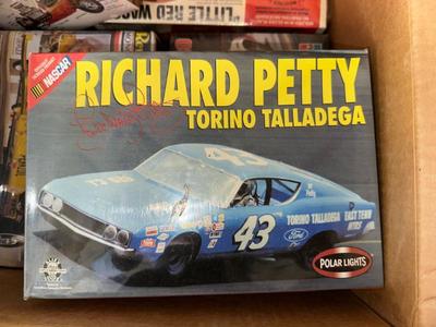 Sale Photo Thumbnail #478