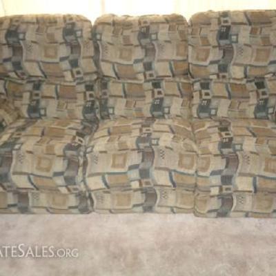 Lazy boy recliner couch

-Tan, blue & brown colors -Unique pattern

-Normal wear