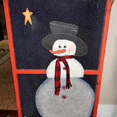 Rustic style large frame snowman

-Looks to be made out of a window screen -Can hang -Wooden accents

VERY cute!

32