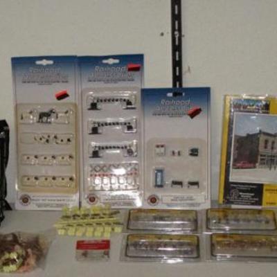 Atlas and Bachman HO Scale Accessories 