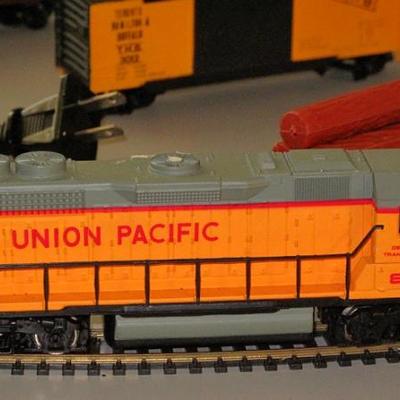 Bachman HO Scale Union Pacific Train Engine 866 Train Set complete with Track & Transformer