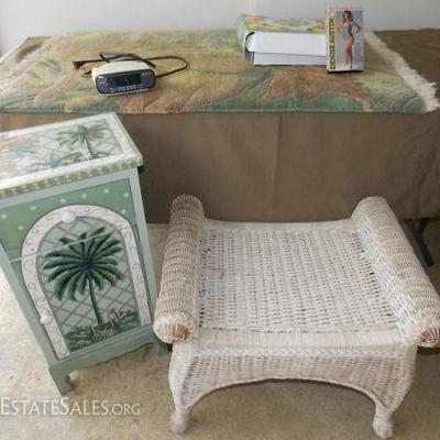 HCE024 Home Décor - Indich Hawaiian Rug, Bench,  Table & More
