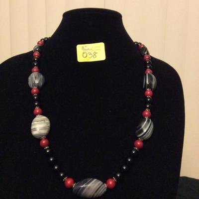 HFJ038 Stunning Agate and Onyx Necklace
