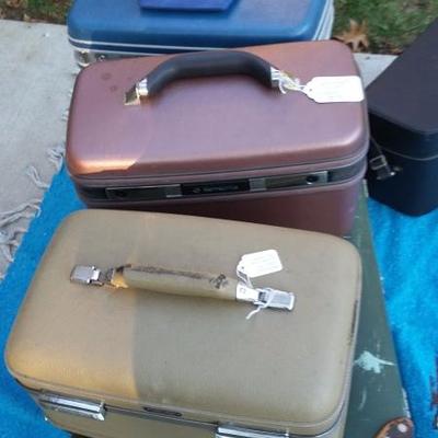 VINTAGE LUGGAGE.