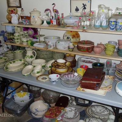Several sets of vintage dishes such as Franciscan Ivy