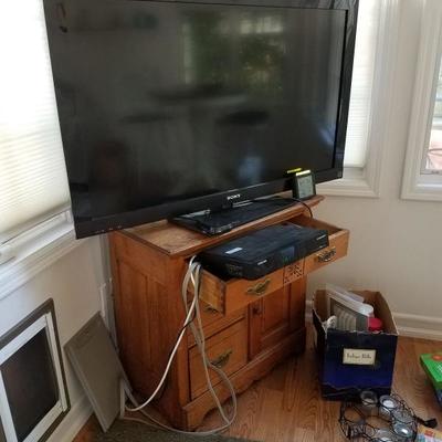 Sony flat screen TV and stand