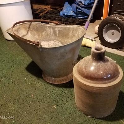 Vintage ashcan and jug