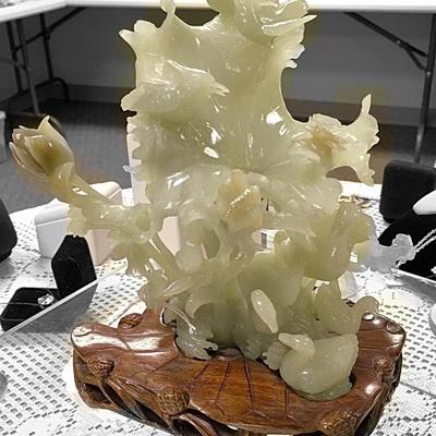Tabletop jade carving, birds and floral, from the estate of Virginia Toulmin