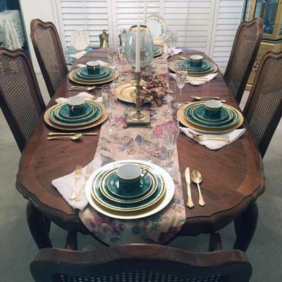 Thomasville Dining Table with 6 Chairs