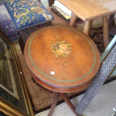 Oval Imperial Floral Painted Table