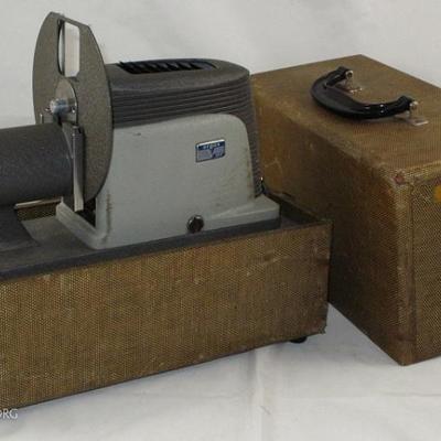 Augus 200 Slide Projector with Original Case 