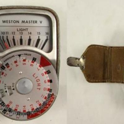 Weston Master V.Light Meter in Original Leather Case Model #748 Made in Great Britain  (Front and back pictured)