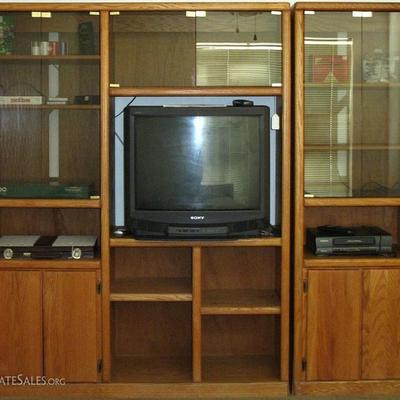 Thornwood Oak Media Entertainment Wall Unit shown with 32