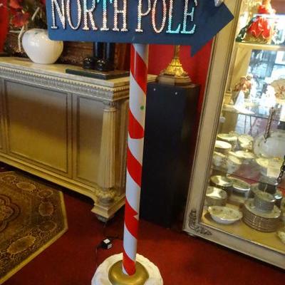 LED LIGHTED NORTH POLE SIGN WITH CHANGING COLORS
