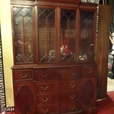 CHIPPENDALE STYLE MAHOGANY BREAKFRONT