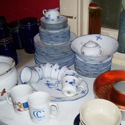 Set of Cordon Bleu dishware